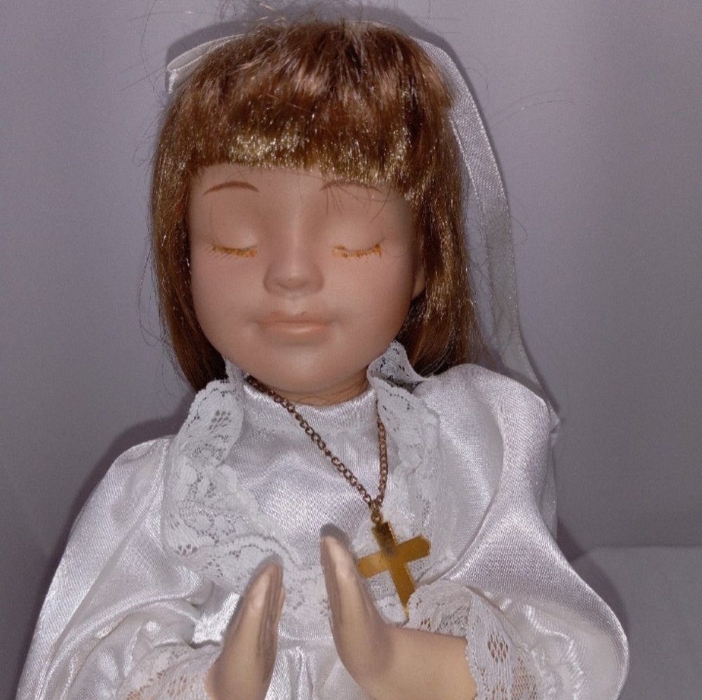 Vintage 10" Tall Porcelain Kneeling/Praying Soft Body Communion Doll No Stand